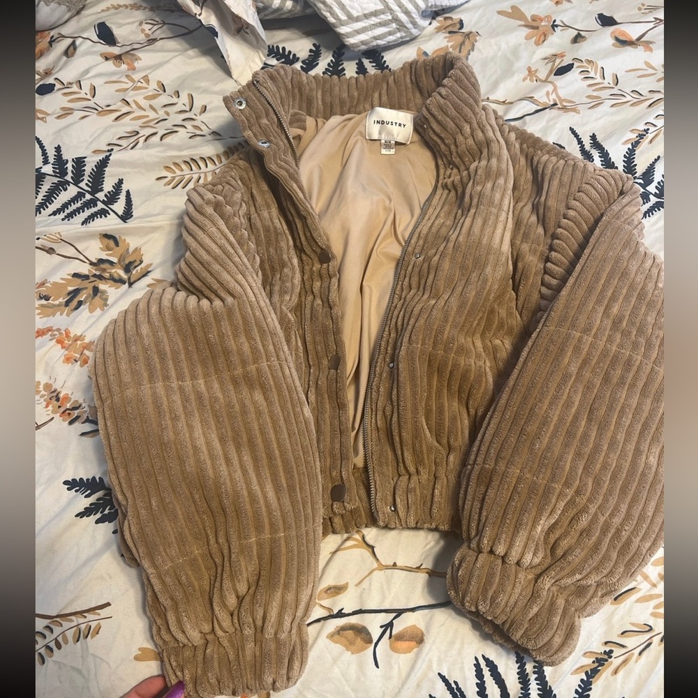 Cropped puffer jacket
